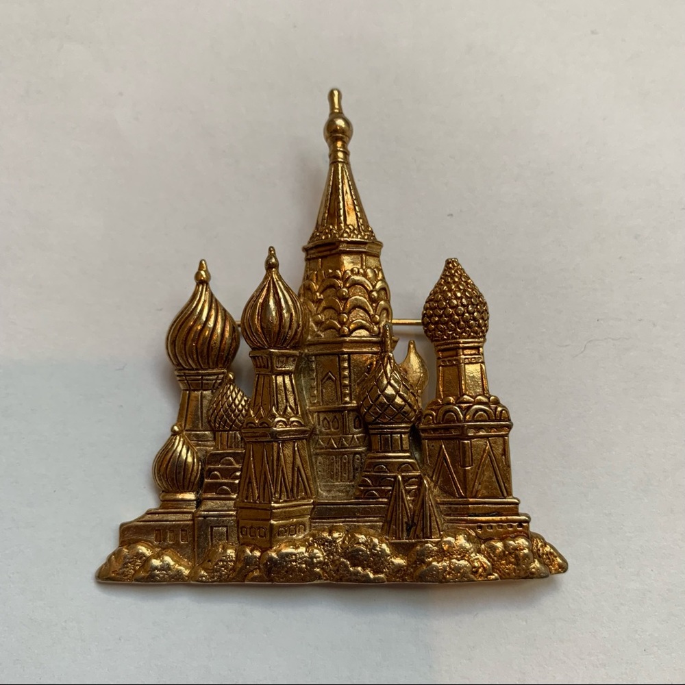 Gold Tone Signed JJ Saint Basil’s Basilica Russian Cathedral  Brooch Pin Vintage